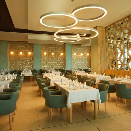 Secrets Sunny And (adults Only) Napospart